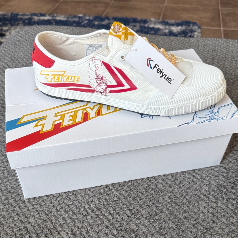 Feiyue Men’s Sneakers- Limited Edition Street Fighter Ryu White and Red size 12